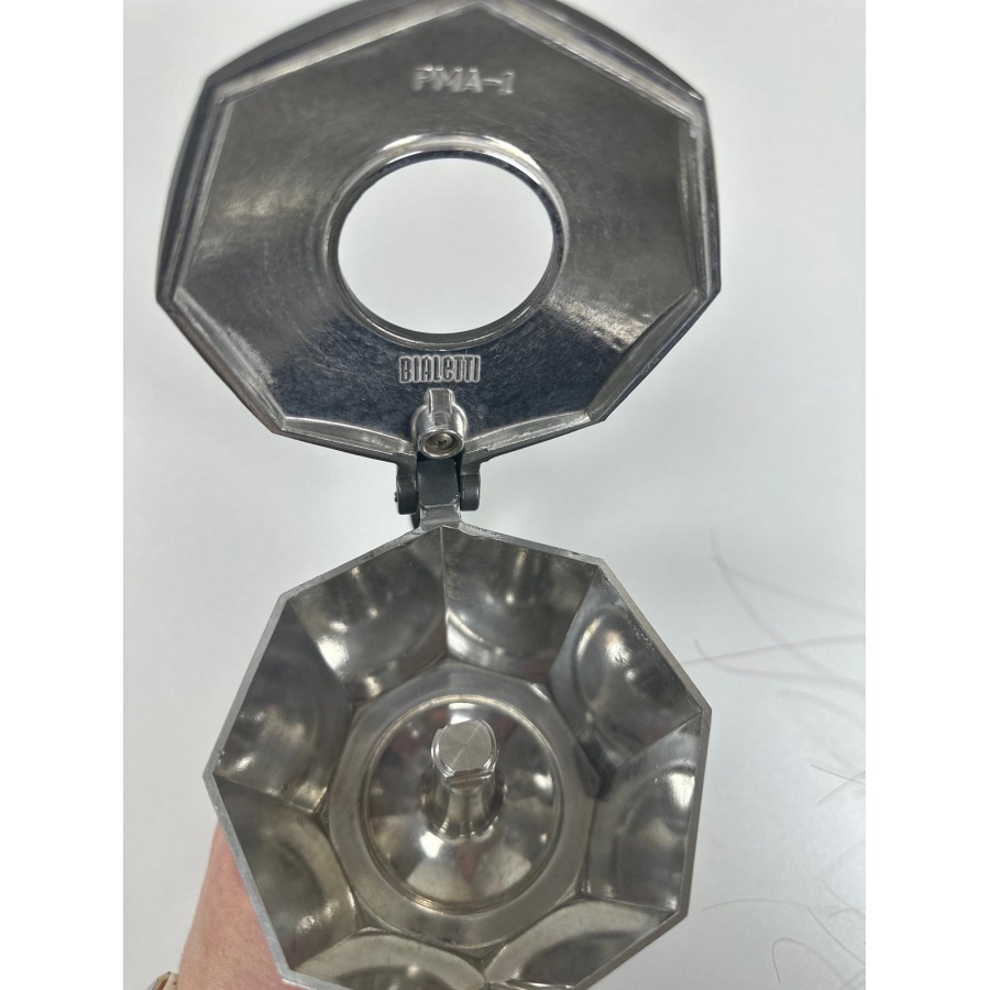 Мока тенджера Bialetti Brikka Induction 4 сива Употребявана/ ОТСТЪПКА