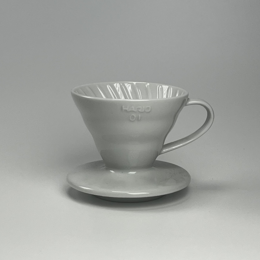 Дрипър Hario V60-01 керамичен - бял (VDC-01W)
