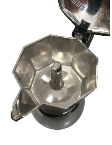 Bialetti Moka Induction 4 чаши черен - Козметичен дефект / ОТСТЪПКА