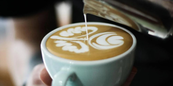 Приготвяне на кафе caffe latte