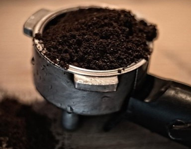 Как да мелим кафе без кафемелачка