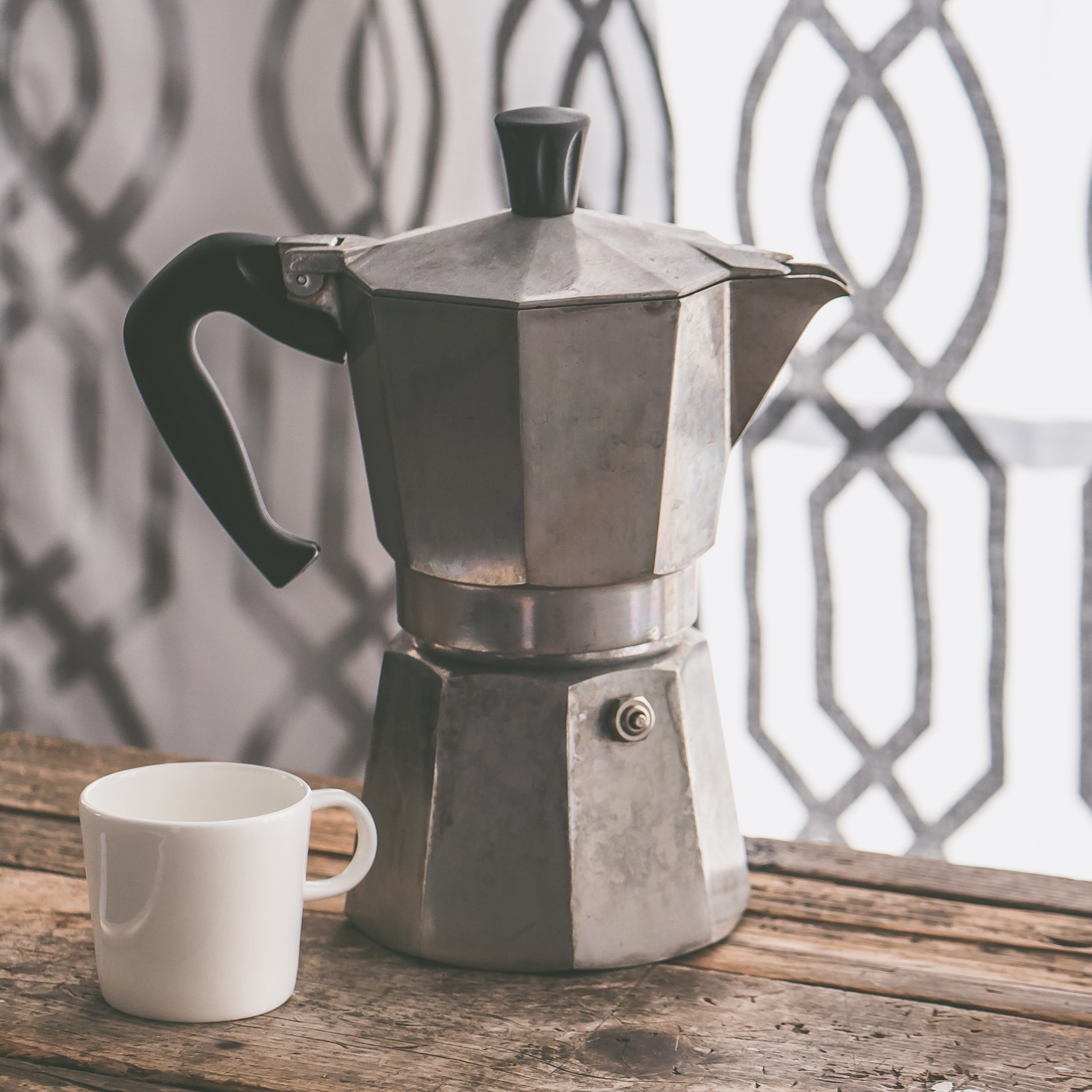 Приготвяне на кафе в мока кана